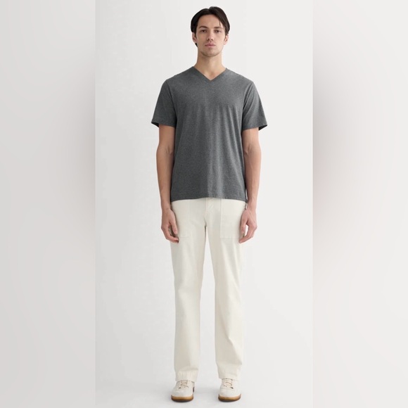 THE ESSENTIAL ORGANIC V-NECK TEE - S - Picture 2 of 9